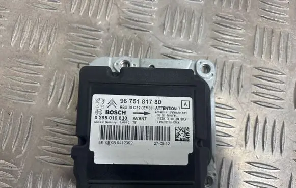 Peugeot 3008 I Airbag control unit/module 9675181780 0285010830 YRPB0412992