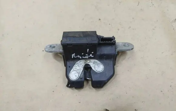 Fiat Punto (199) Tailgate/trunk/boot lock/catch/latch 55701971