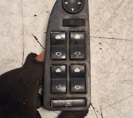 BMW 5 E39 Electric window control switch 8368987 03725070 110187