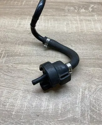 Volkswagen PASSAT B5 Valve vacuum 058133459 42115903