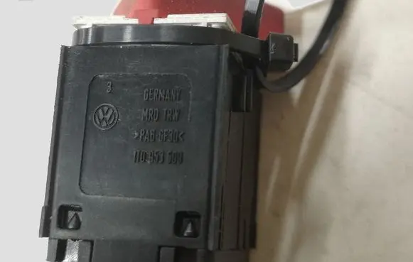 Volkswagen Golf V Hazard light switch 1K0953509A