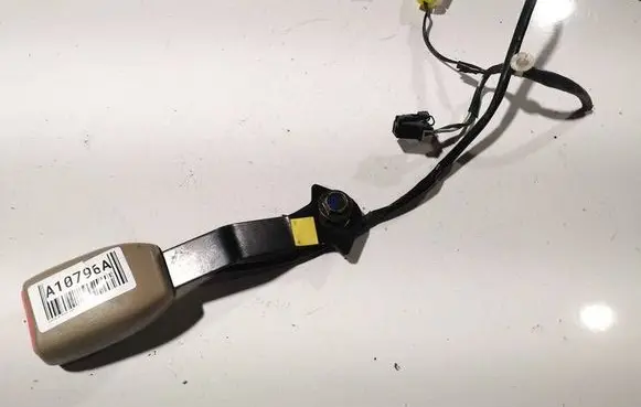 Subaru Legacy Front seatbelt buckle