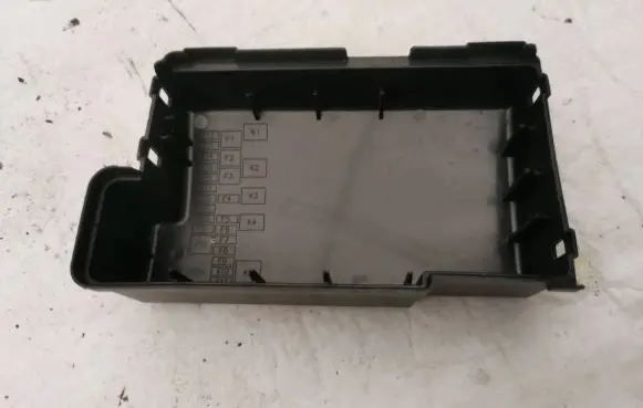 Opel Combo E Fuse box cover