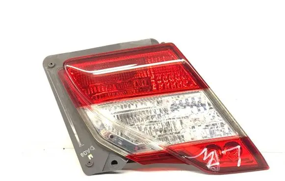 Infiniti Q70 Y51 Rear/tail lights