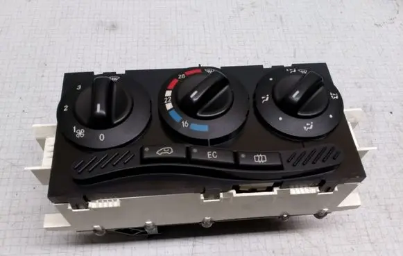 Mercedes-Benz A W168 Climate control unit 1688300485 K110299