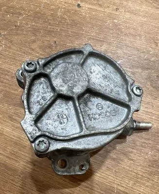 Volvo V70 Vacuum pump