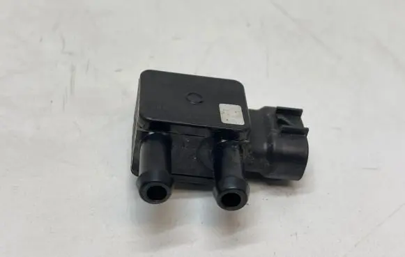 Hyundai i40 Exhaust gas pressure sensor 392102A800 2N17 DENS00220