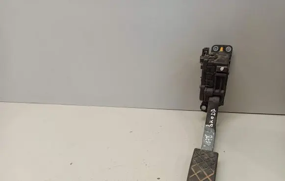 Skoda Fabia Mk1 (6Y) Accelerator throttle pedal 6Q1721503C
