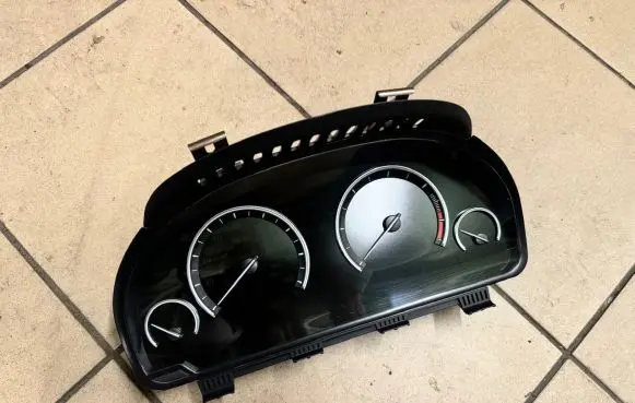 BMW 7 F01 F02 F03 F04 Speedometer (instrument cluster) 9249578 8000255418 17388410