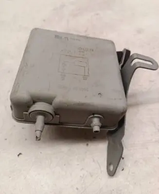 Mercedes-Benz S C217 Vacuum air tank A1708050019 0400246