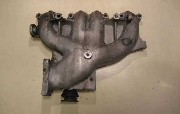 Volkswagen Golf V Intake manifold 03G129713