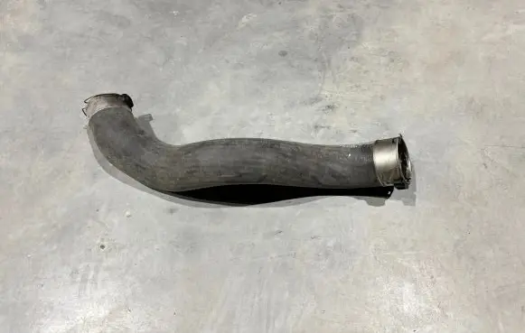 Mercedes-Benz A W176 Intercooler hose/pipe A2465281182 L24307H 3145DB32