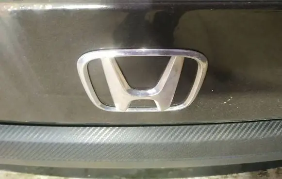 Honda FR-V Manufacturer badge logo/emblem 