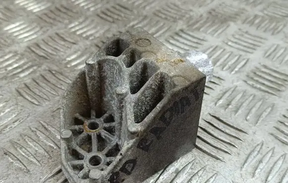Maserati Quattroporte Radiator mount bracket