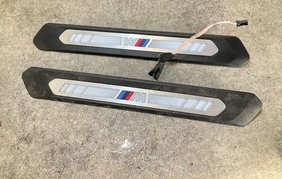 Front sill trim cover