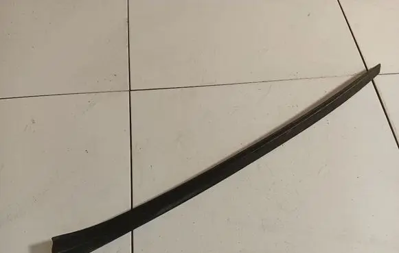 Opel Zafira B Windshield trim 13280301