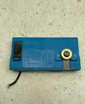 Volvo C70 Aerial antenna amplifier 3533801 61189704