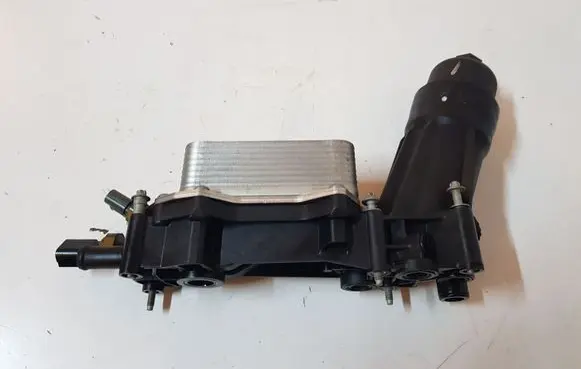 Oil filter mounting bracket