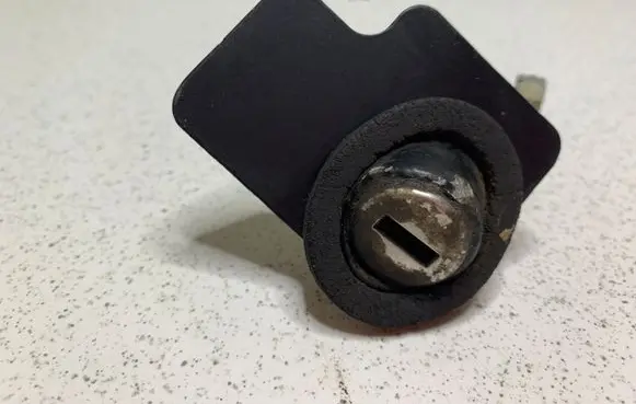 Volkswagen PASSAT B5.5 Tailgate exterior lock GDZNA14CU1