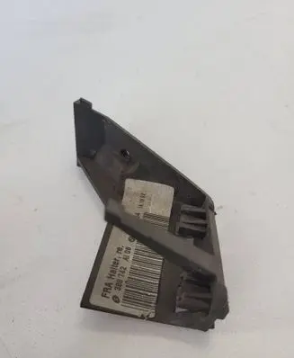 BMW 3 E46 Headlight/headlamp mounting bracket 6914764