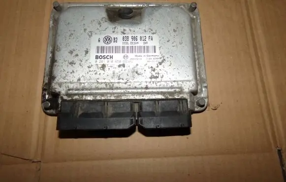 Volkswagen Golf IV Engine control unit/module 0281010650