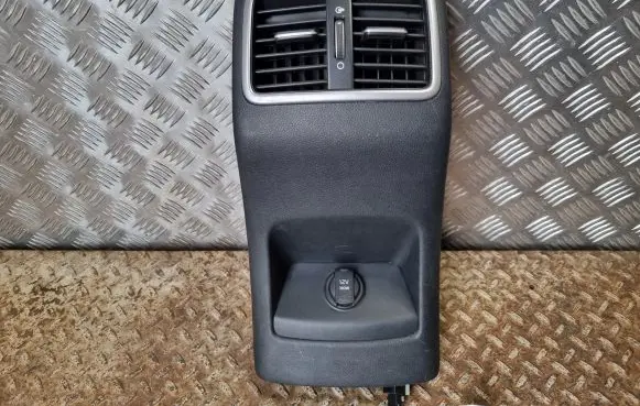 KIA Sportage Rear air vent grill X97021F1200 84638F1201