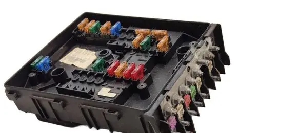 Volkswagen Jetta V Fuse module 1K0937125A 1K4622697 017183071