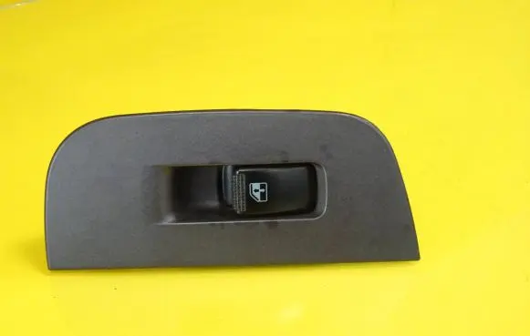 Hyundai Terracan Electric window control switch 621W03620