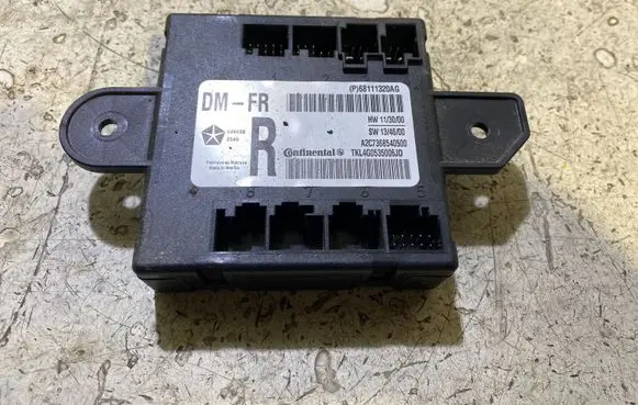 Chrysler 200 Door control unit/module 68111320AG