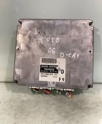 Toyota Corolla Verso AR10 Engine control unit/module 896610f090