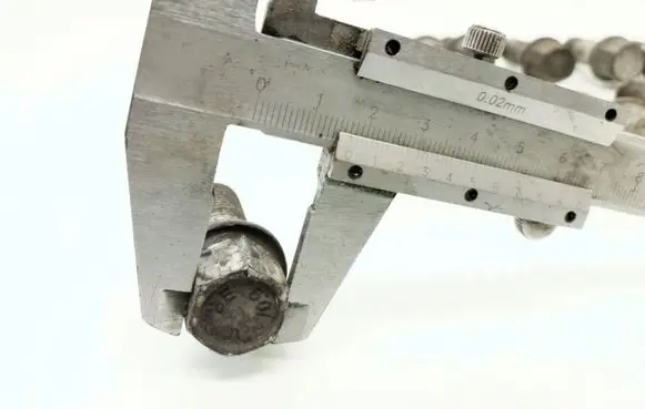 Volkswagen PASSAT B5 Nuts/bolts 