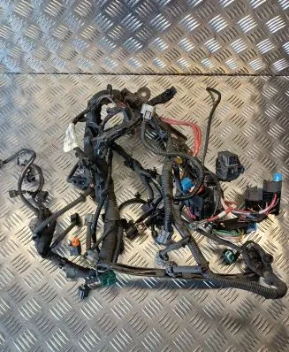 Renault Captur Engine installation wiring loom 240114393R 5600 B20200