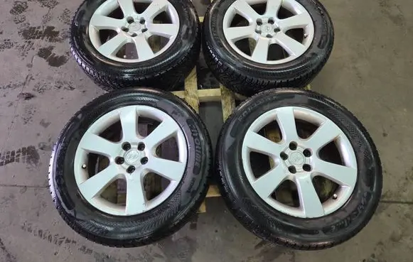 Hyundai Santa Fe R18 alloy rim 529102B180