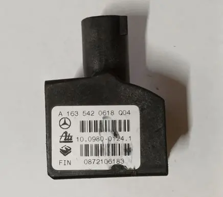 Mercedes-Benz SLK R170 ESP acceleration yaw rate sensor A1635420618