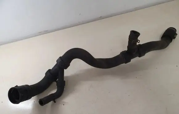 Volvo V70 Engine coolant pipe/hose
