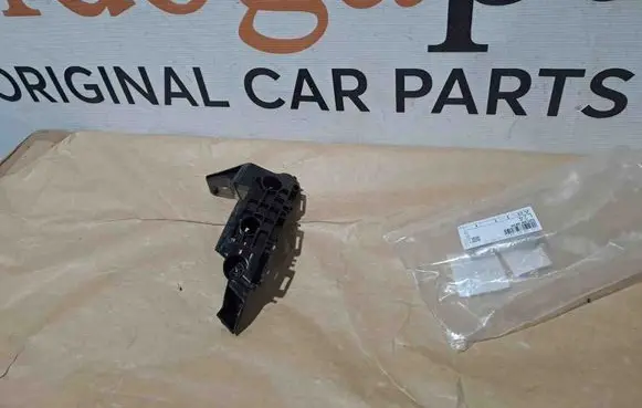Toyota C-HR II Front bumper mounting bracket 52536F4030