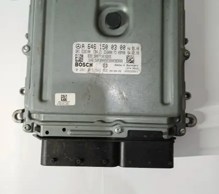 Mercedes-Benz Vito Viano W639 Engine control unit/module A6461500300 0281015921