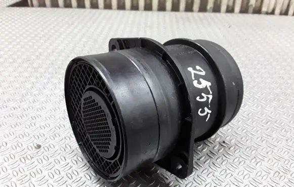 Volkswagen Touran I Mass air flow meter 074906461B