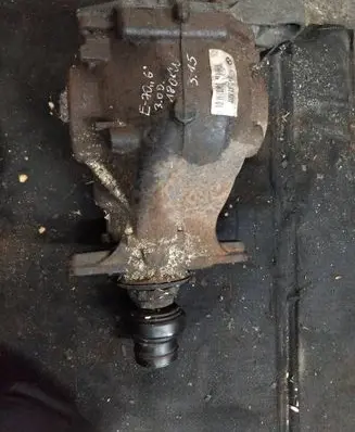 BMW X5 E70 Rear differential 7590913 90100525 2504470001