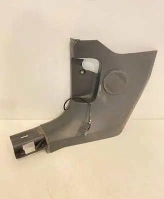 Foot area side trim