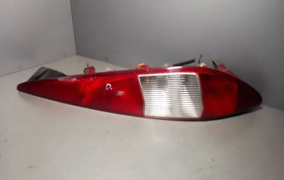 Ford Mondeo Mk III Rear/tail lights 1S7113404C