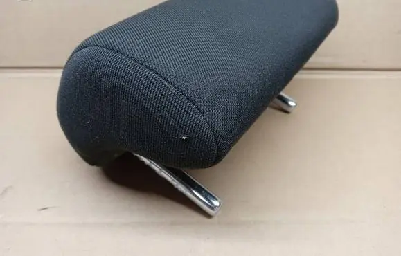 Skoda Octavia Mk2 (1Z) Rear seat headrest 