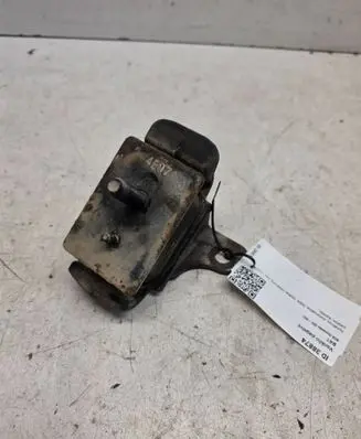 KIA Sorento Engine mount bracket 218123E150
