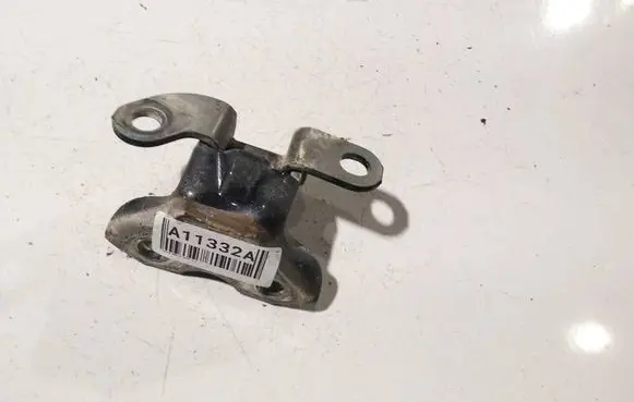Toyota RAV 4 (XA30) Rear door lower hinge