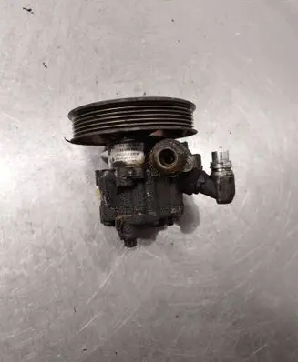 Mercedes-Benz E W211 Power steering pump a0044661401