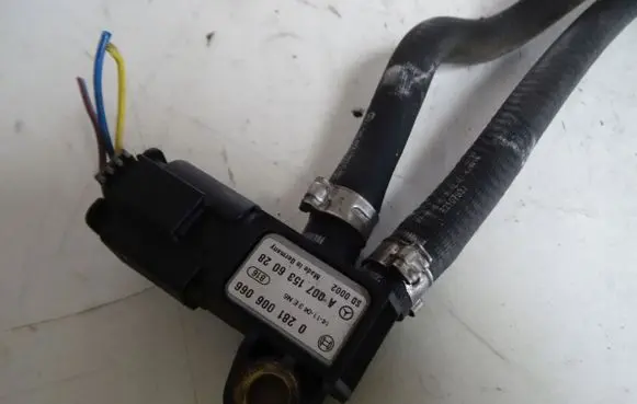 Mercedes-Benz A W176 Exhaust gas pressure sensor A0071536028