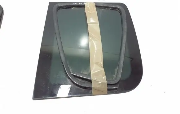 Volkswagen Amarok Rear side window