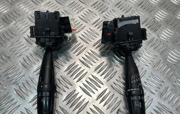 Suzuki Vitara (LY) Headlight wiper switch 