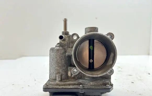 Toyota Auris 150 Throttle valve 220300T050