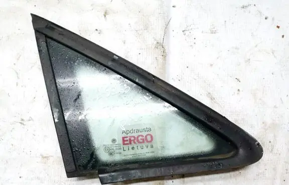 Volkswagen Touran I Front triangle window/glass 